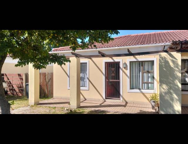 2 BEDROOM TOWNHOUSE FOR SALE IN HIGHBURY